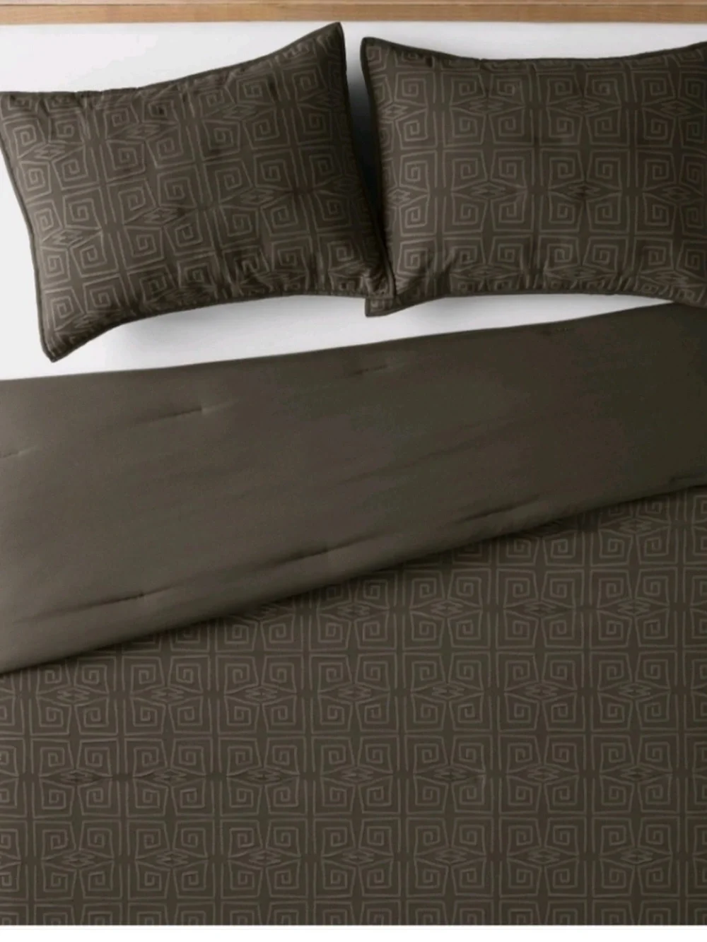 Opalhouse Elegant Reversible Quilt Set in Charcoal Gray - Home Bedding.Full size